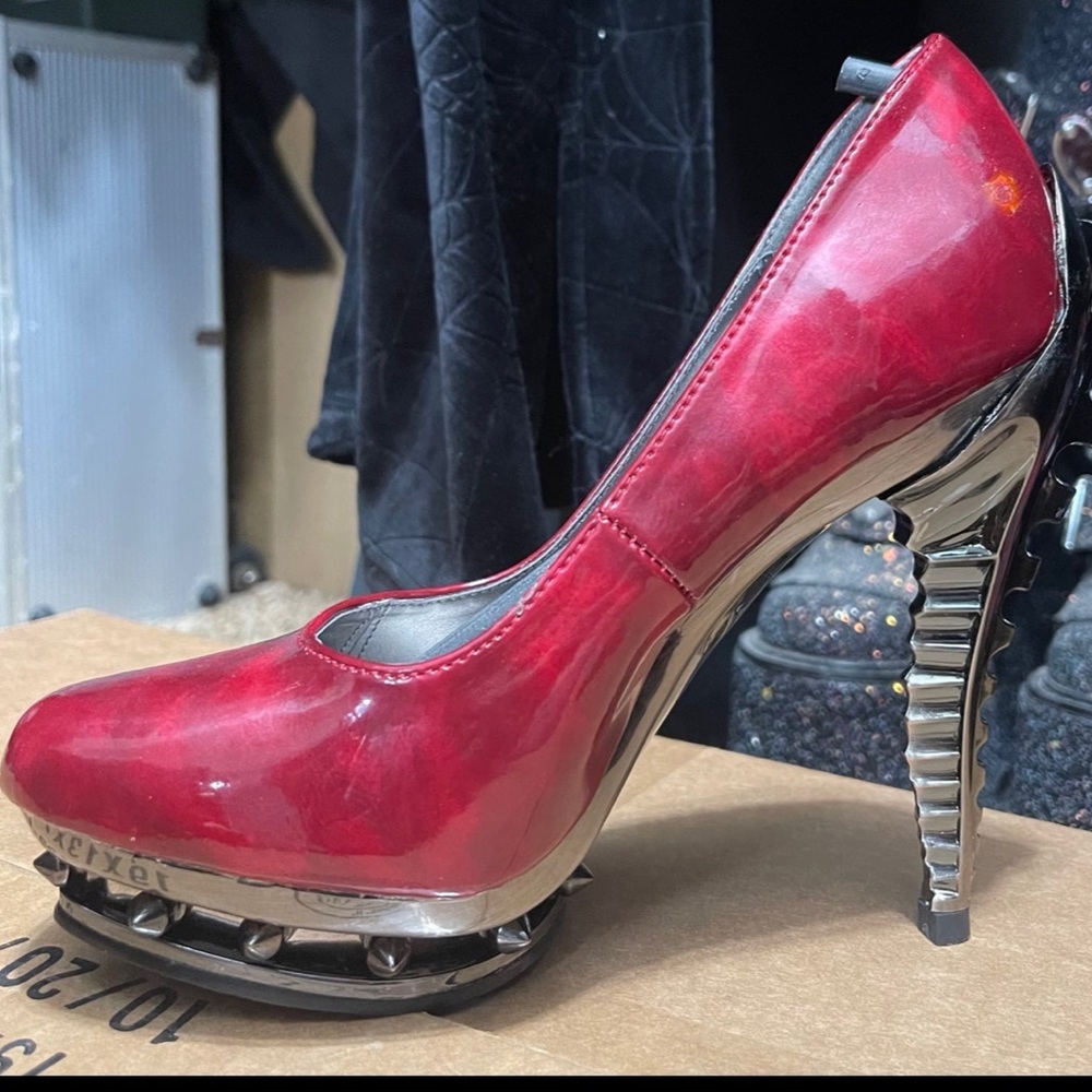 Predator Heels - Picture 9 of 9
